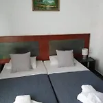 Castle Πανσιόν 4*
