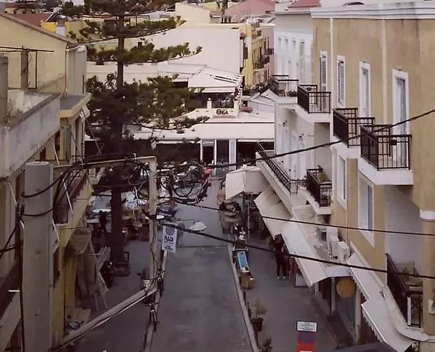 Castle בית הארחה